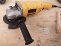 Angle grinder (DeWalt) ID:35